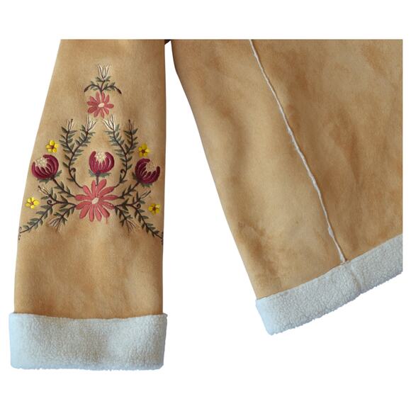 Vintage Bill Blass Embroidered Sherpa Jacket Size Medium | Floral, Warm & Cozy - Picture 8 of 8